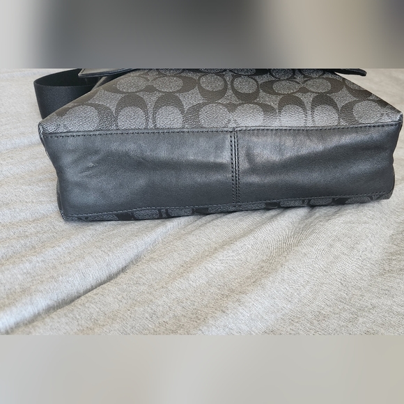 Coach Charles Messenger bag - Picture 2 of 5